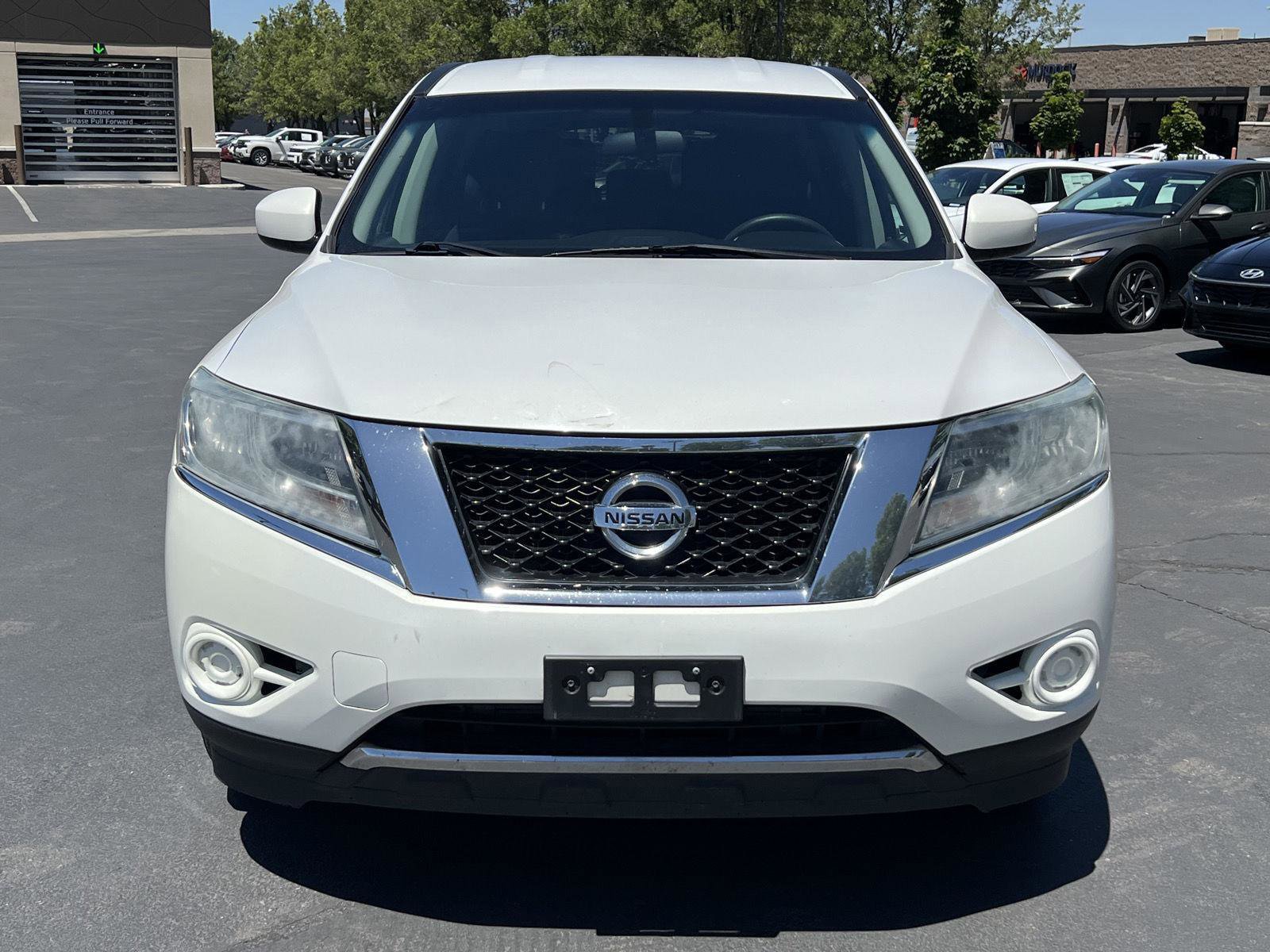 Used 2013 Nissan Pathfinder S AWD/4WD image 3