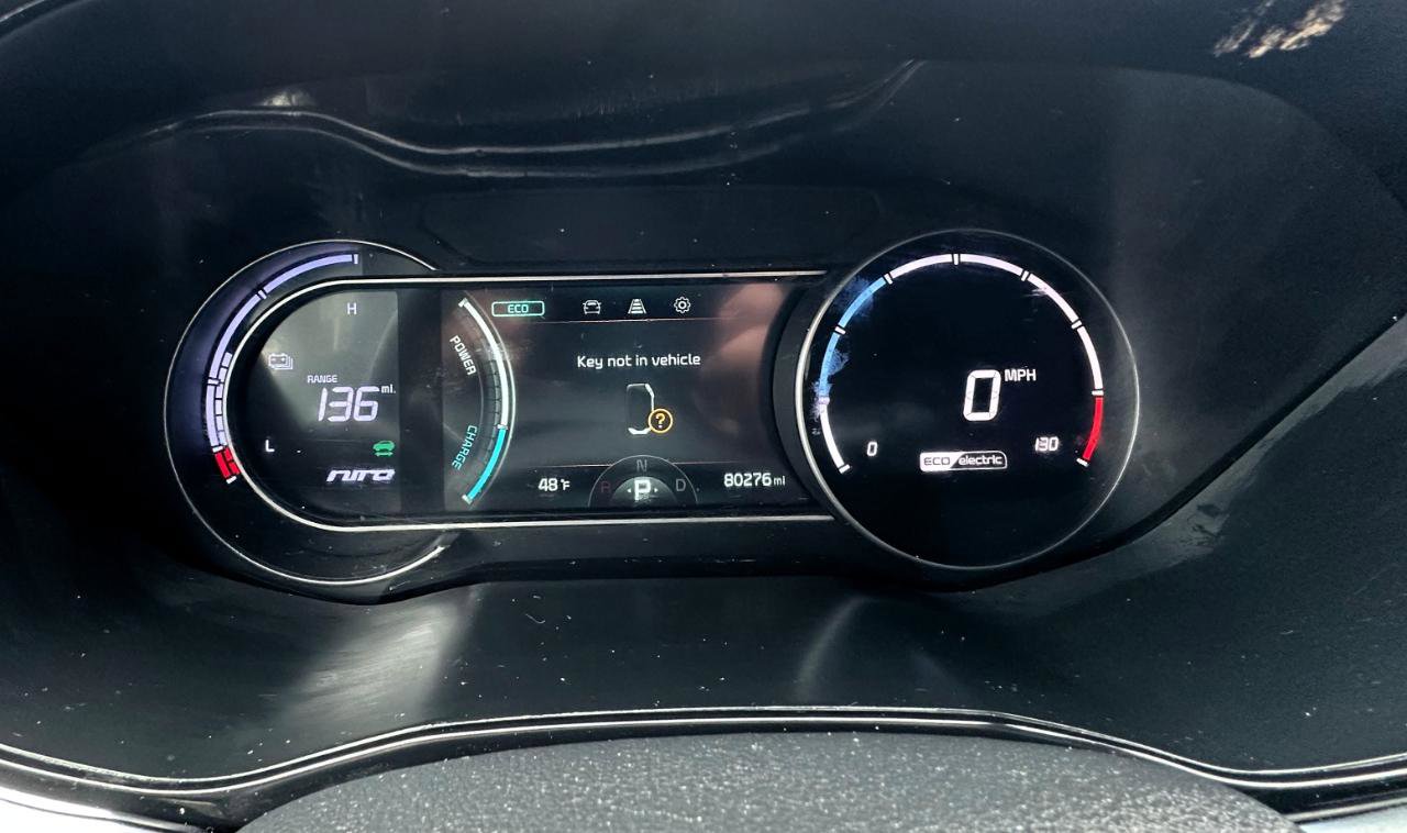 Used 2022 Kia Niro EX w/ Cold Weather Package FWD image 21