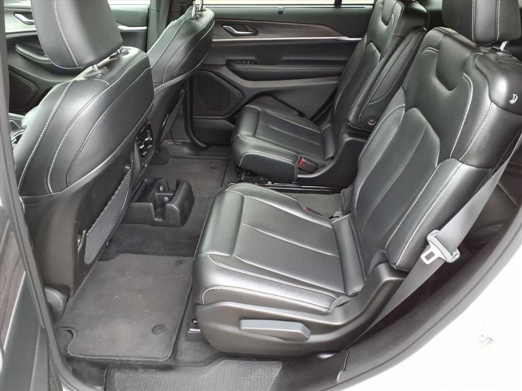 Used 2024 Jeep Grand Cherokee L Limited w/ Luxury Tech Group II image 13