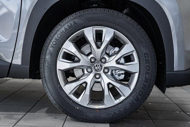 New 2026 Toyota Grand Highlander Limited image 18