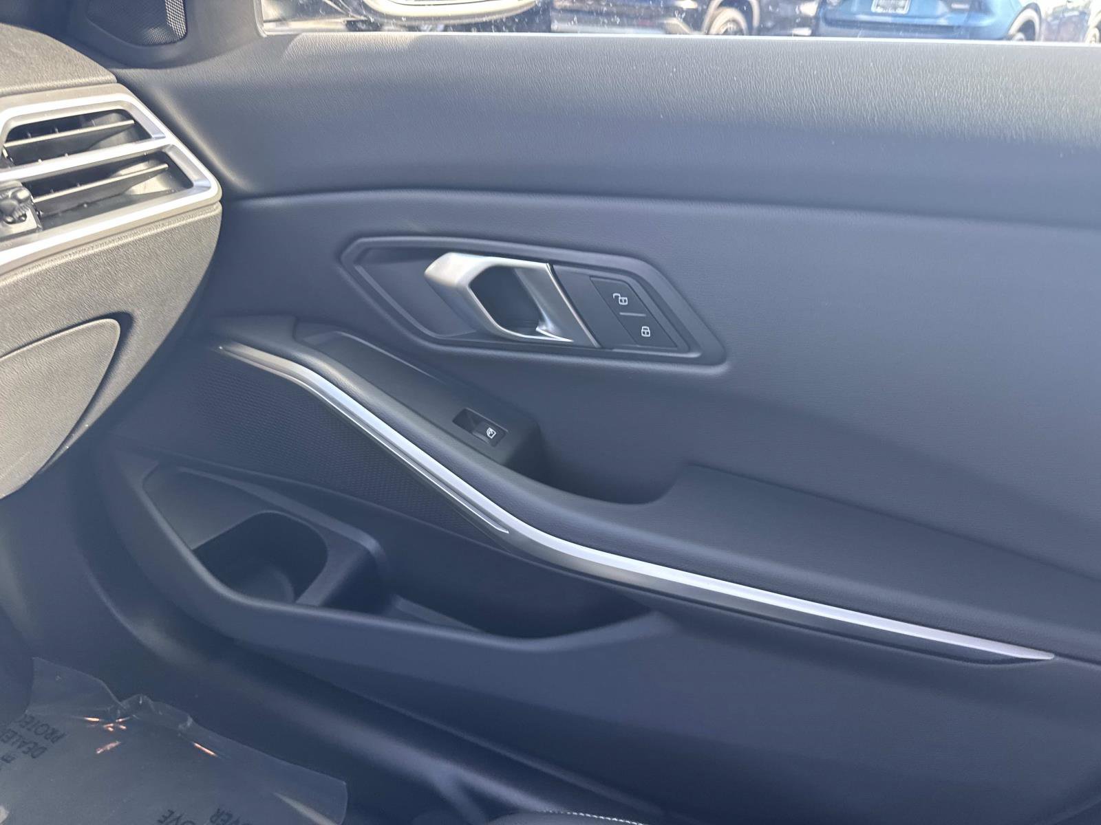 Certified 2025 BMW 330i Sedan image 20