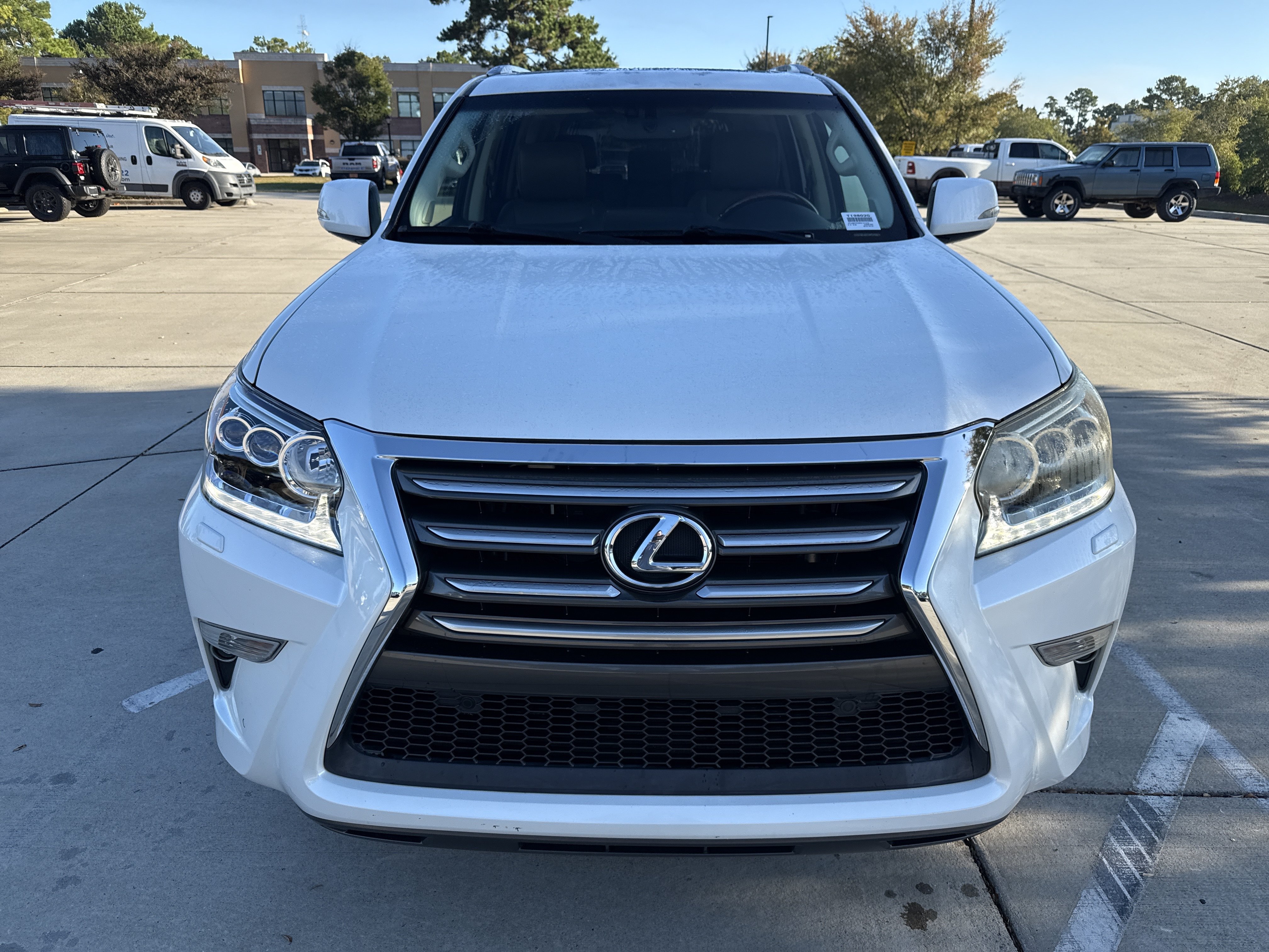 Used 2016 Lexus GX 460 Luxury AWD/4WD image 3