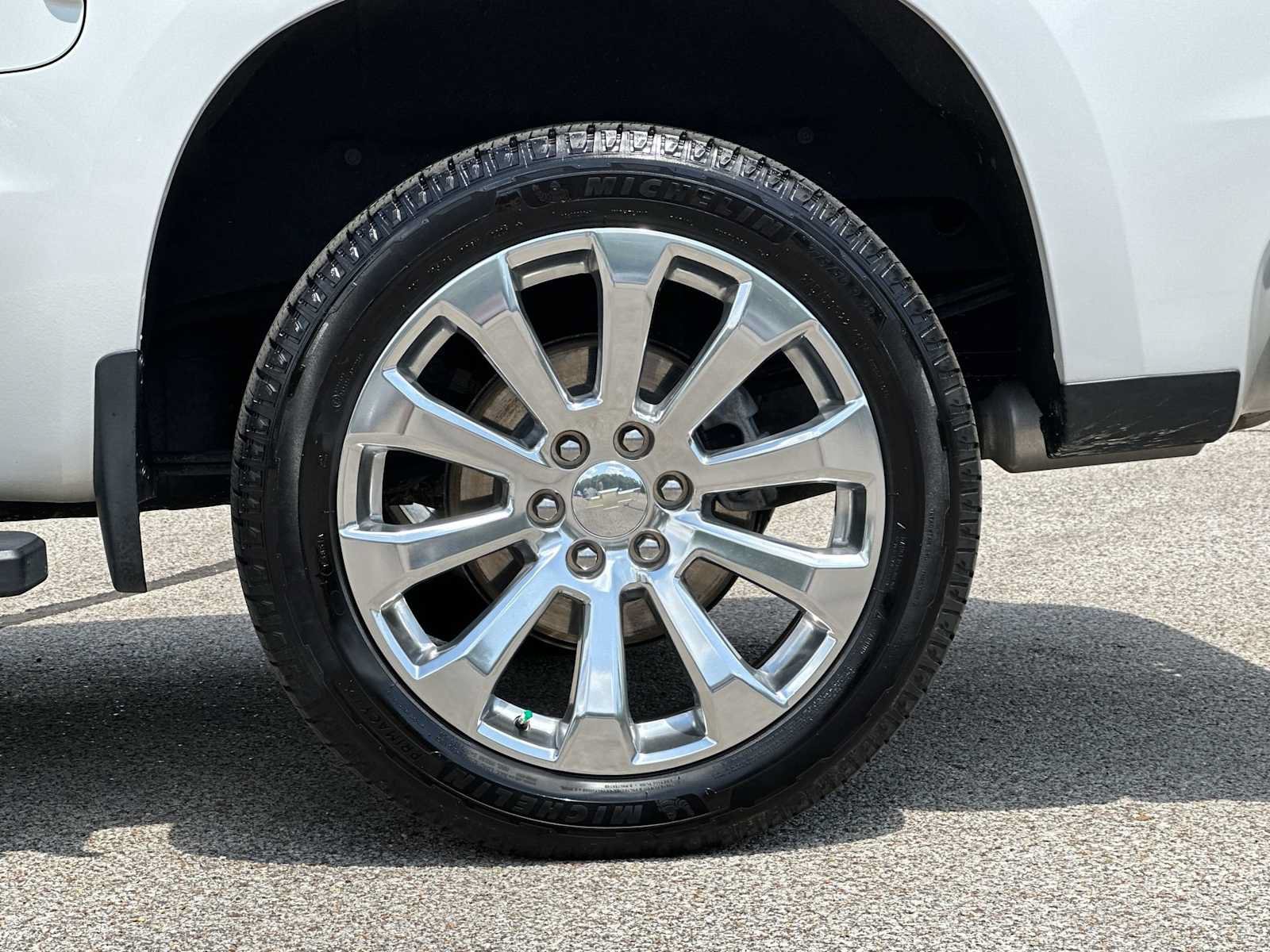 Certified 2021 Chevrolet Silverado 1500 High Country w/ Technology Package AWD/4WD image 14