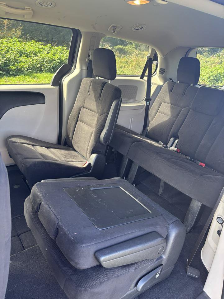 Used 2014 Dodge Grand Caravan SXT FWD image 19