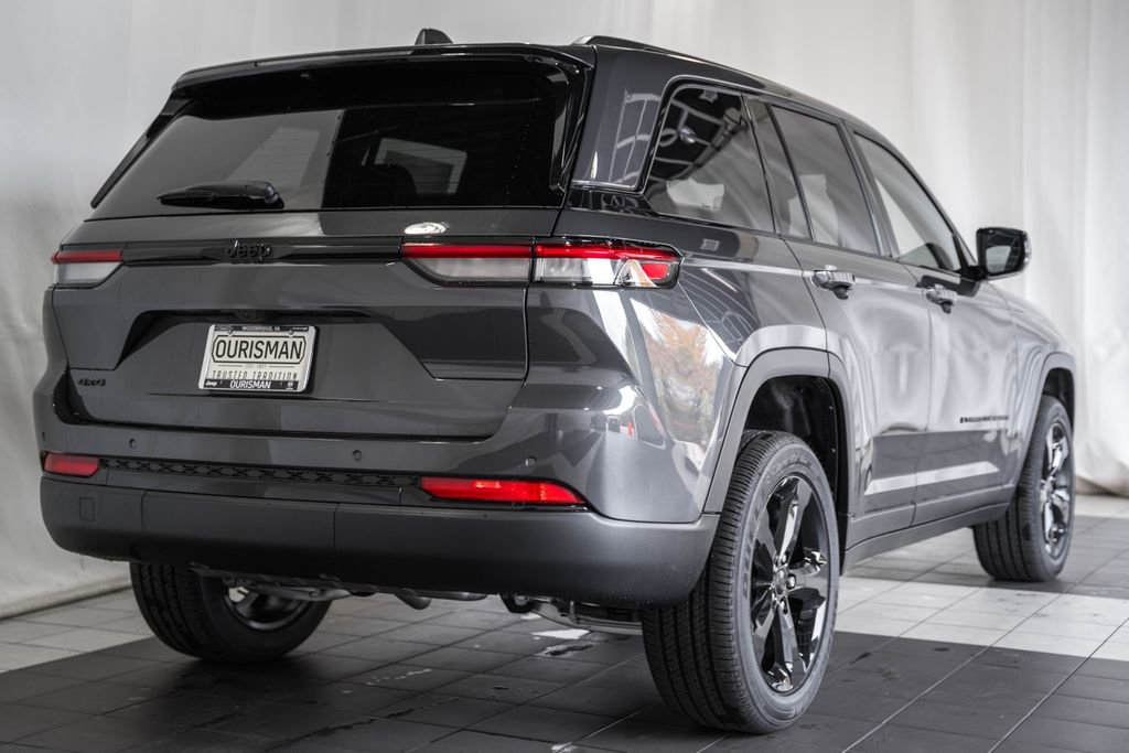 New 2025 Jeep Grand Cherokee 4WD image 4