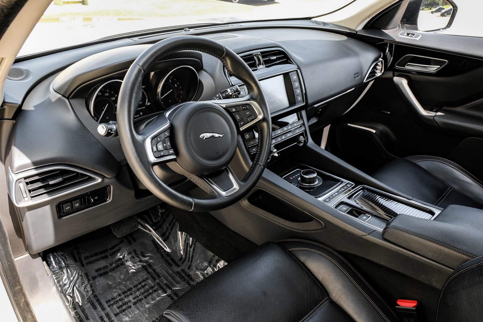Used 2018 Jaguar F-PACE Prestige AWD/4WD image 2
