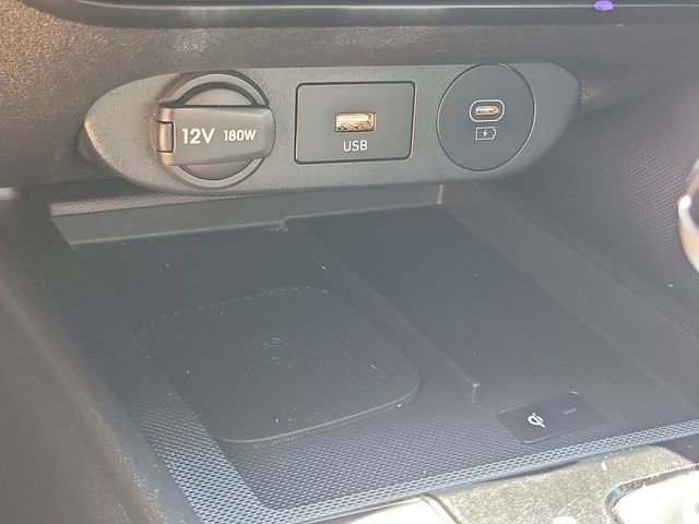 Used 2025 Hyundai Elantra Sport image 14