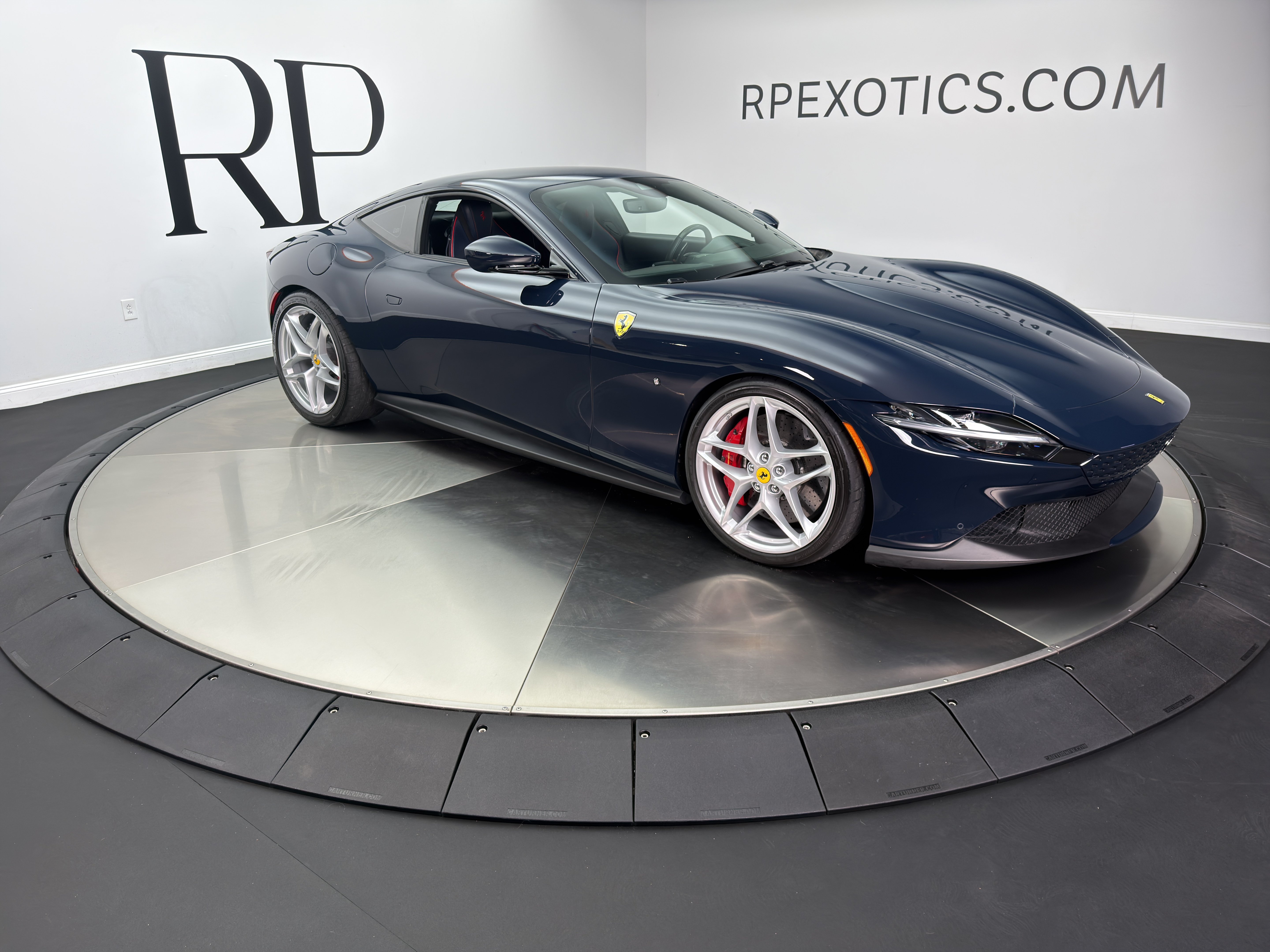 Used 2021 Ferrari Roma RWD image 8