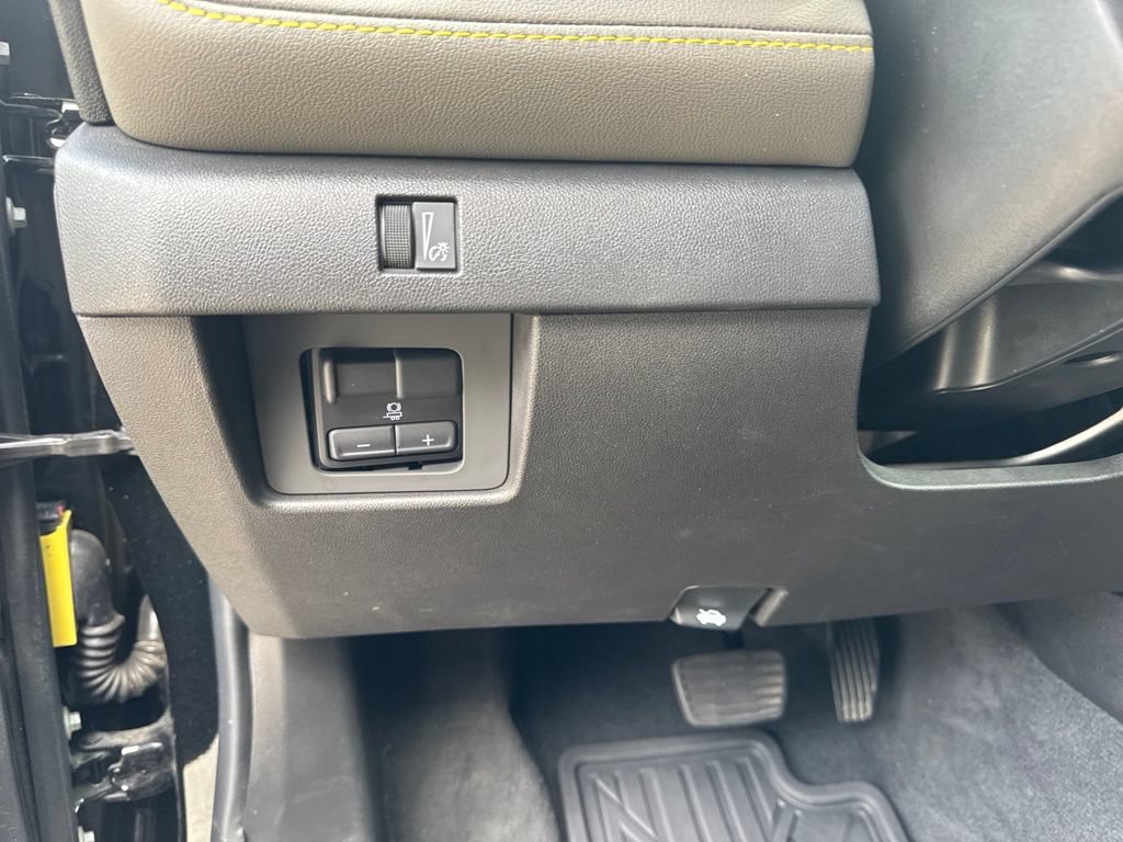 Used 2023 Chevrolet Colorado ZR2 w/ ZR2 Convenience Package III AWD/4WD image 33