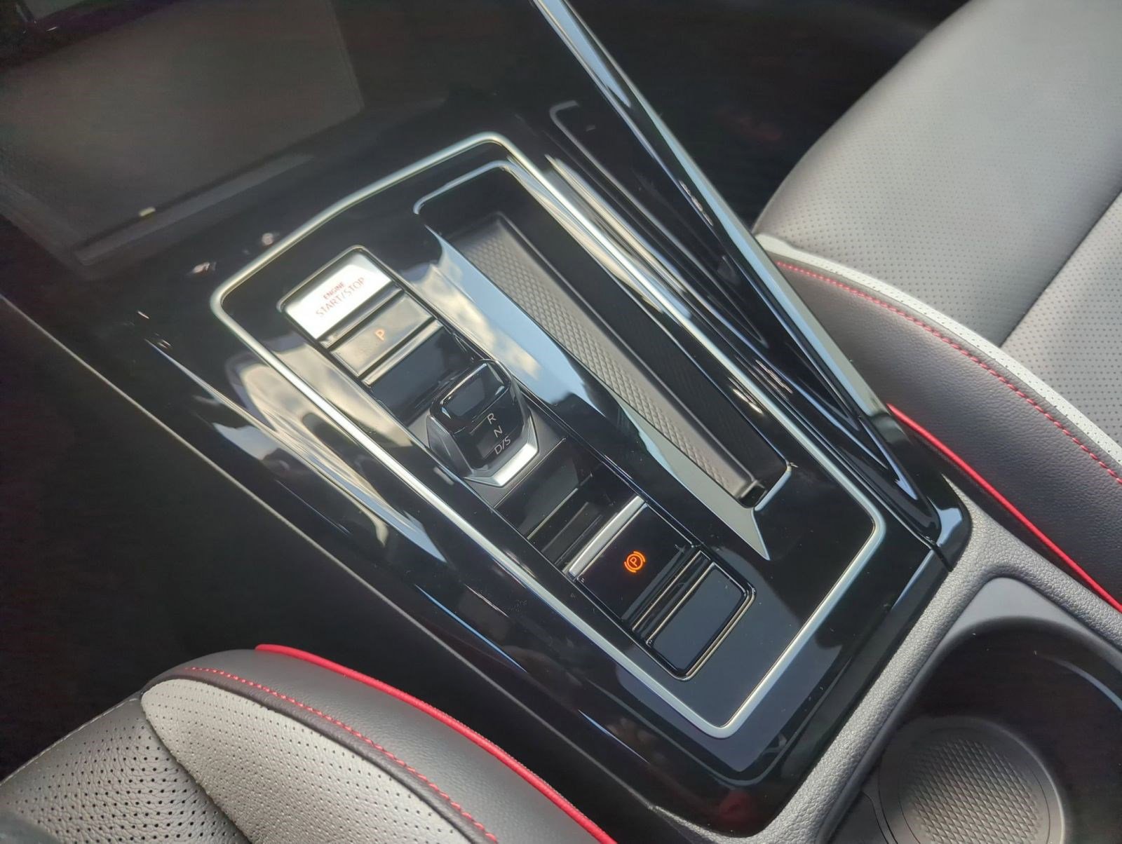 New 2025 Volkswagen GTI SE image 27