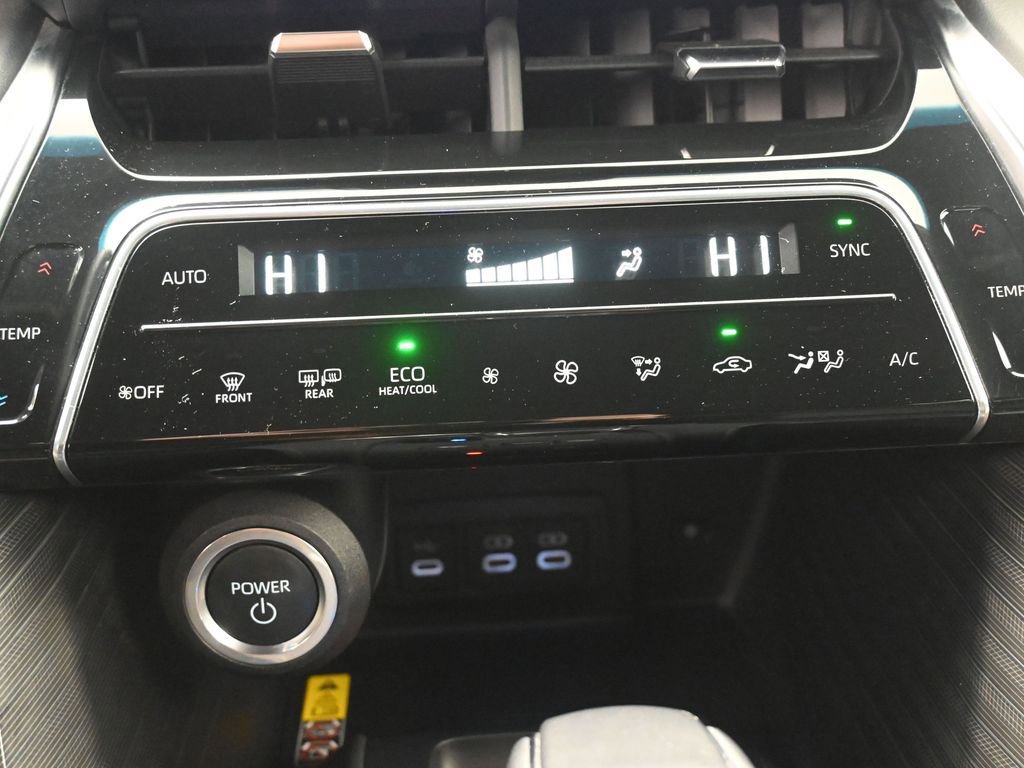 Certified 2024 Toyota Venza Nightshade image 25