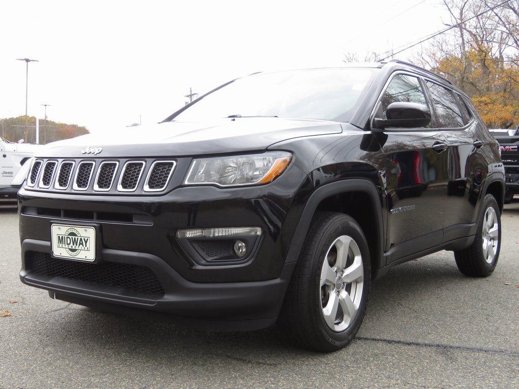 Used 2019 Jeep Compass Latitude image 1