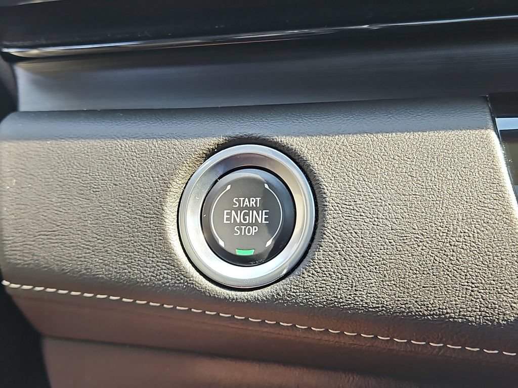 Used 2024 Cadillac Escalade Sport AWD/4WD image 36