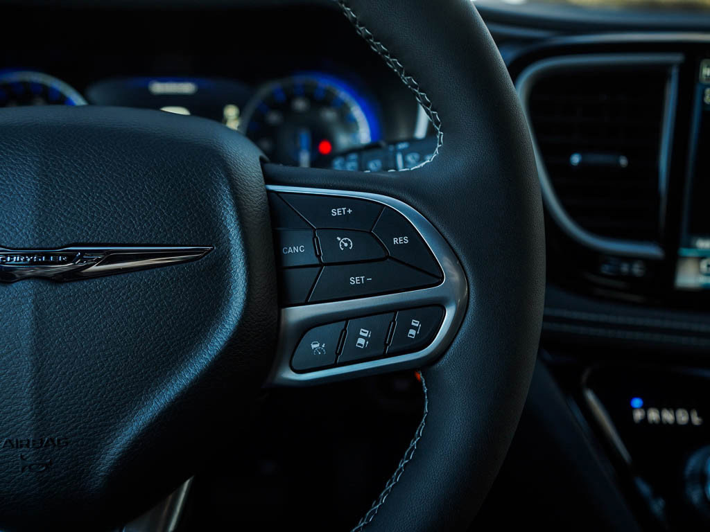 New 2026 Chrysler Pacifica Select AWD/4WD image 23