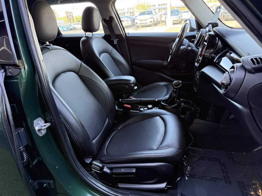 Used 2019 MINI Cooper 4-Door Hardtop FWD image 18