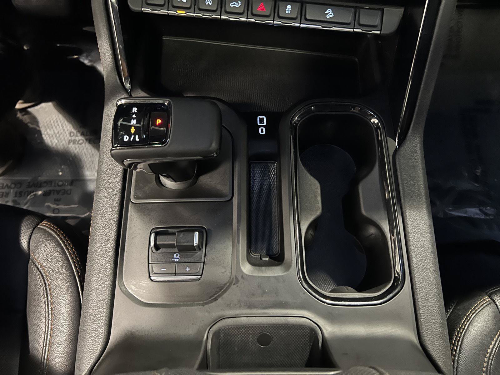 Used 2023 GMC Sierra 1500 AT4 w/ AT4 Preferred Package AWD/4WD image 23