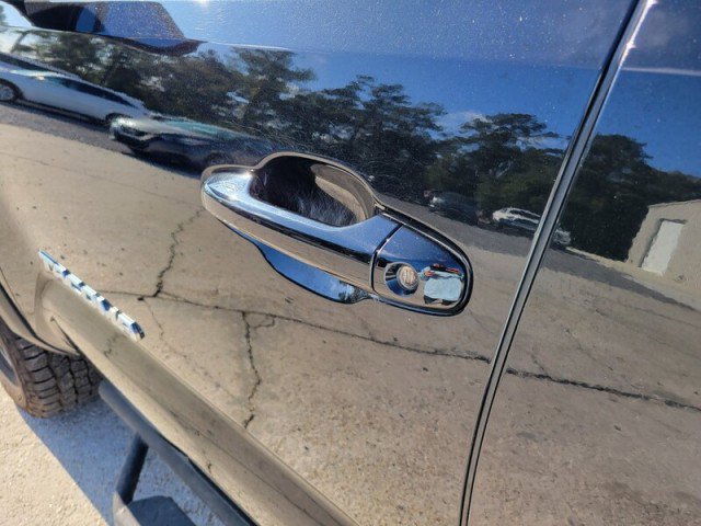 Used 2021 Toyota Tacoma TRD Off-Road w/ Technology Package image 9