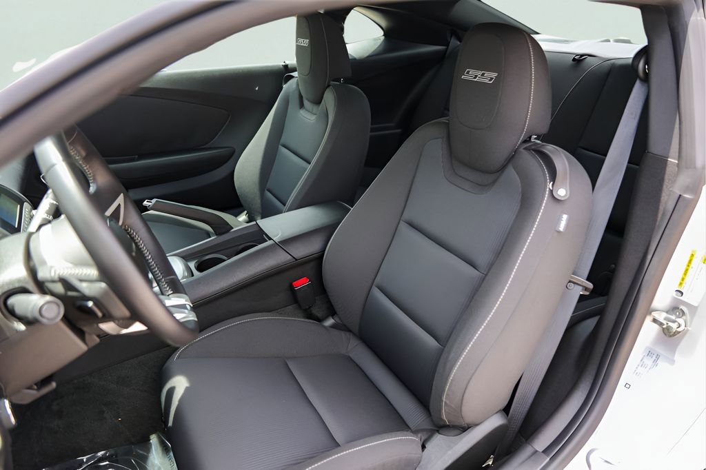 Used 2010 Chevrolet Camaro SS w/ RS Package RWD image 10