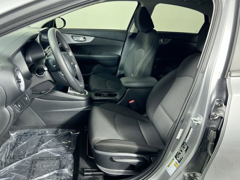 Used 2024 Kia Forte LXS w/ LXS Technology Package FWD image 13