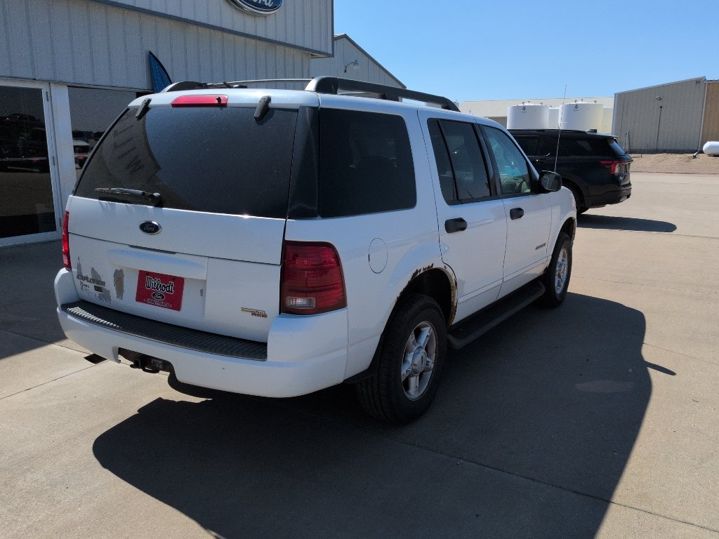 Used 2005 Ford Explorer XLT AWD/4WD image 8