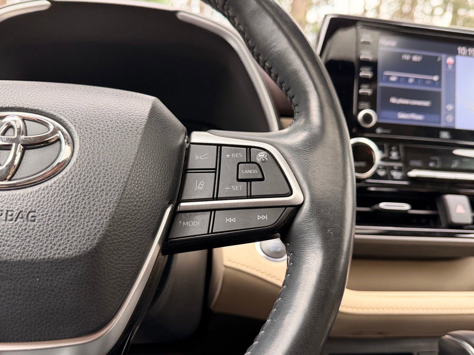 Used 2022 Toyota Highlander Limited FWD image 27