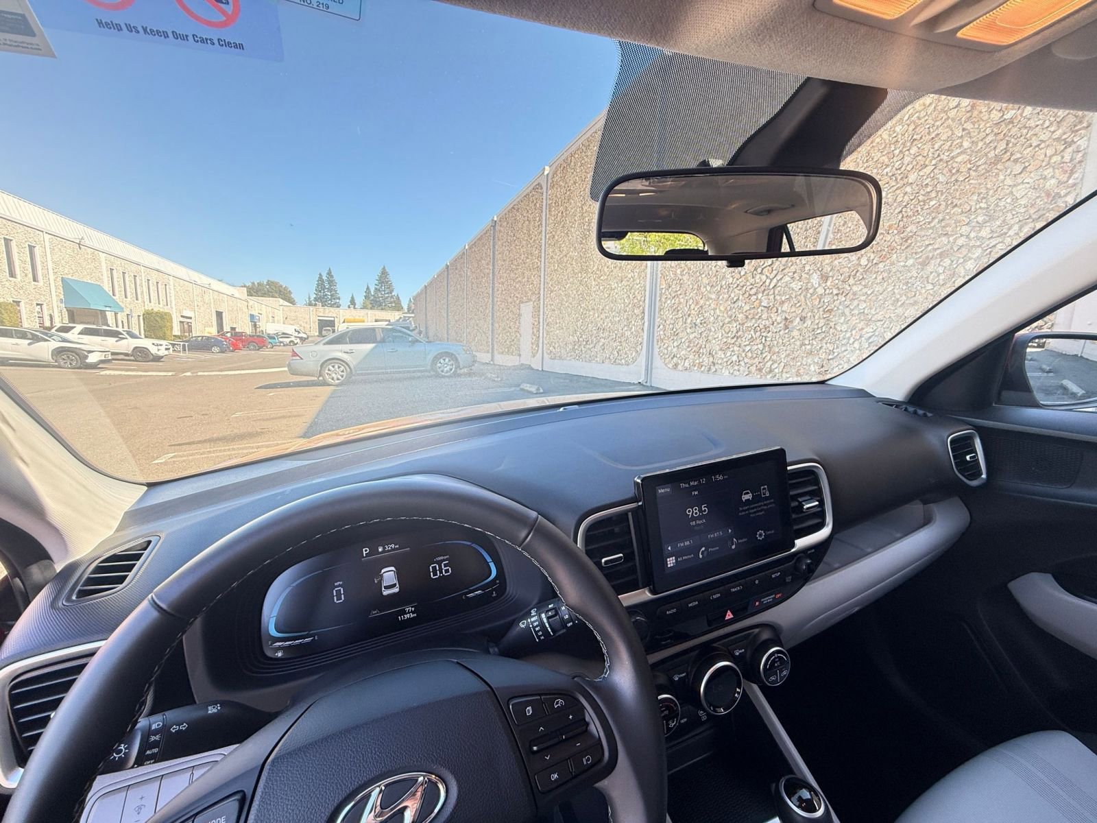 Used 2025 Hyundai Venue SEL image 35