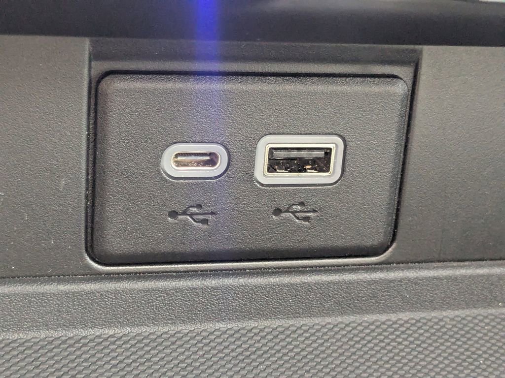 Used 2021 GMC Yukon SLT w/ Rear Media and Nav Package image 10