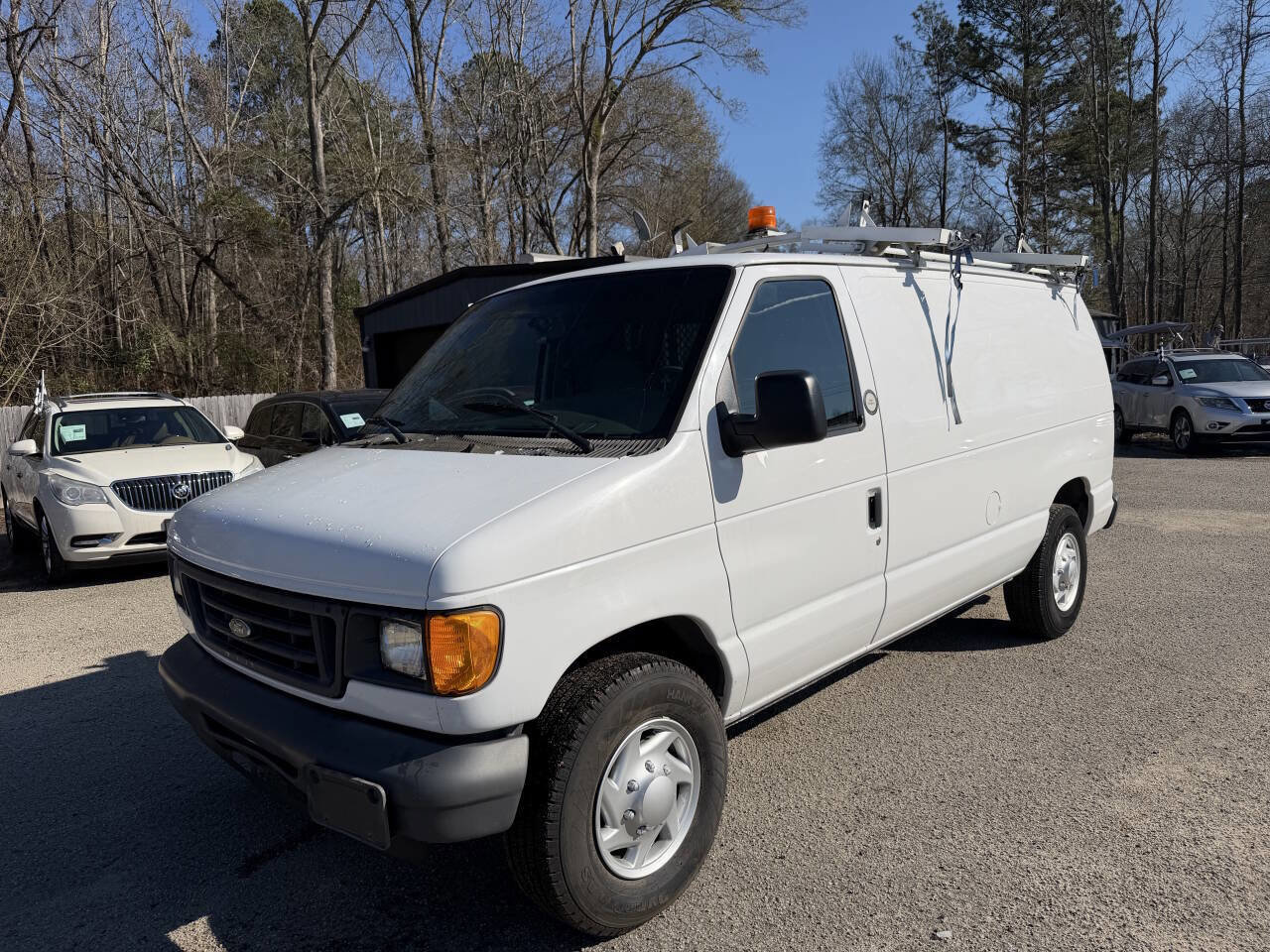 Used 2007 Ford E-250 and Econoline 250 RWD image 2