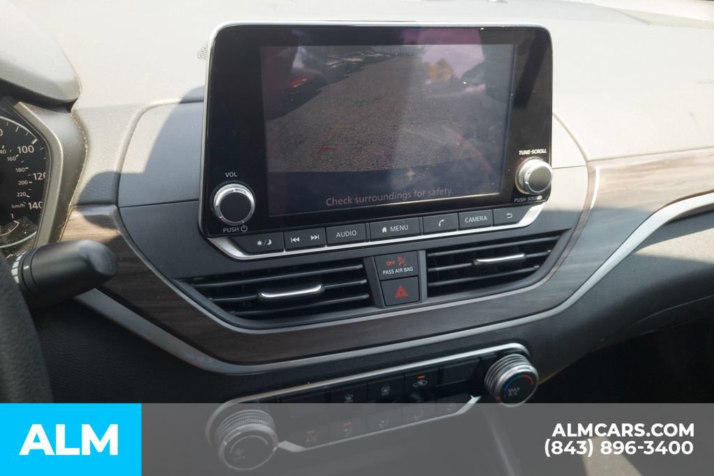 Used 2024 Nissan Altima 2.5 SV FWD image 8