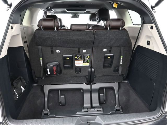 Used 2024 Toyota Sienna Platinum image 28