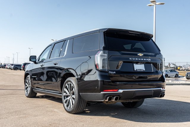 Used 2025 Chevrolet Suburban High Country AWD/4WD image 5