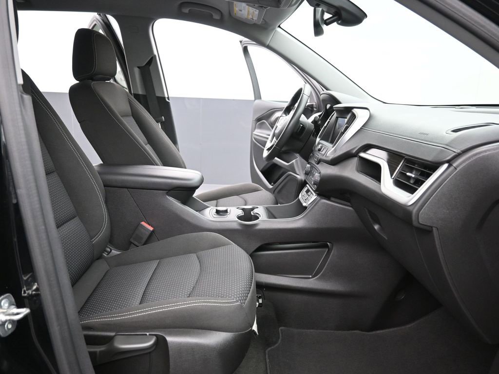 Used 2024 GMC Terrain SLE image 16