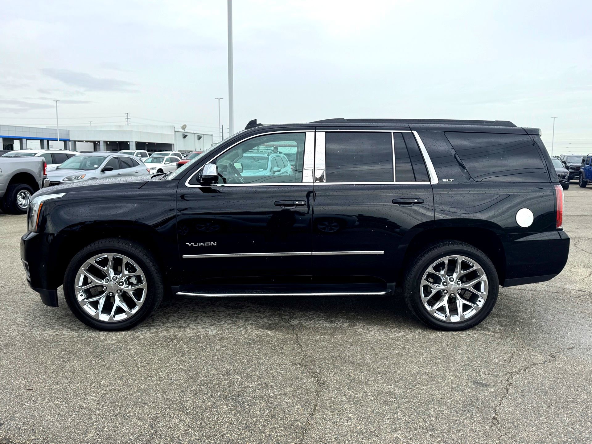 Used 2017 GMC Yukon SLT w/ Open Road Package image 10