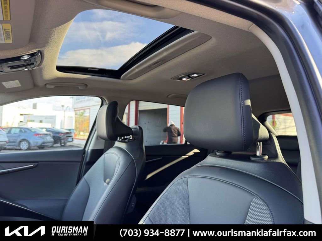 Used 2023 Kia Niro EX Touring image 18