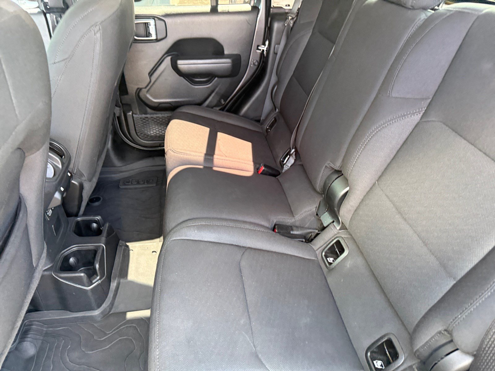 Used 2022 Jeep Gladiator Sport AWD/4WD image 17