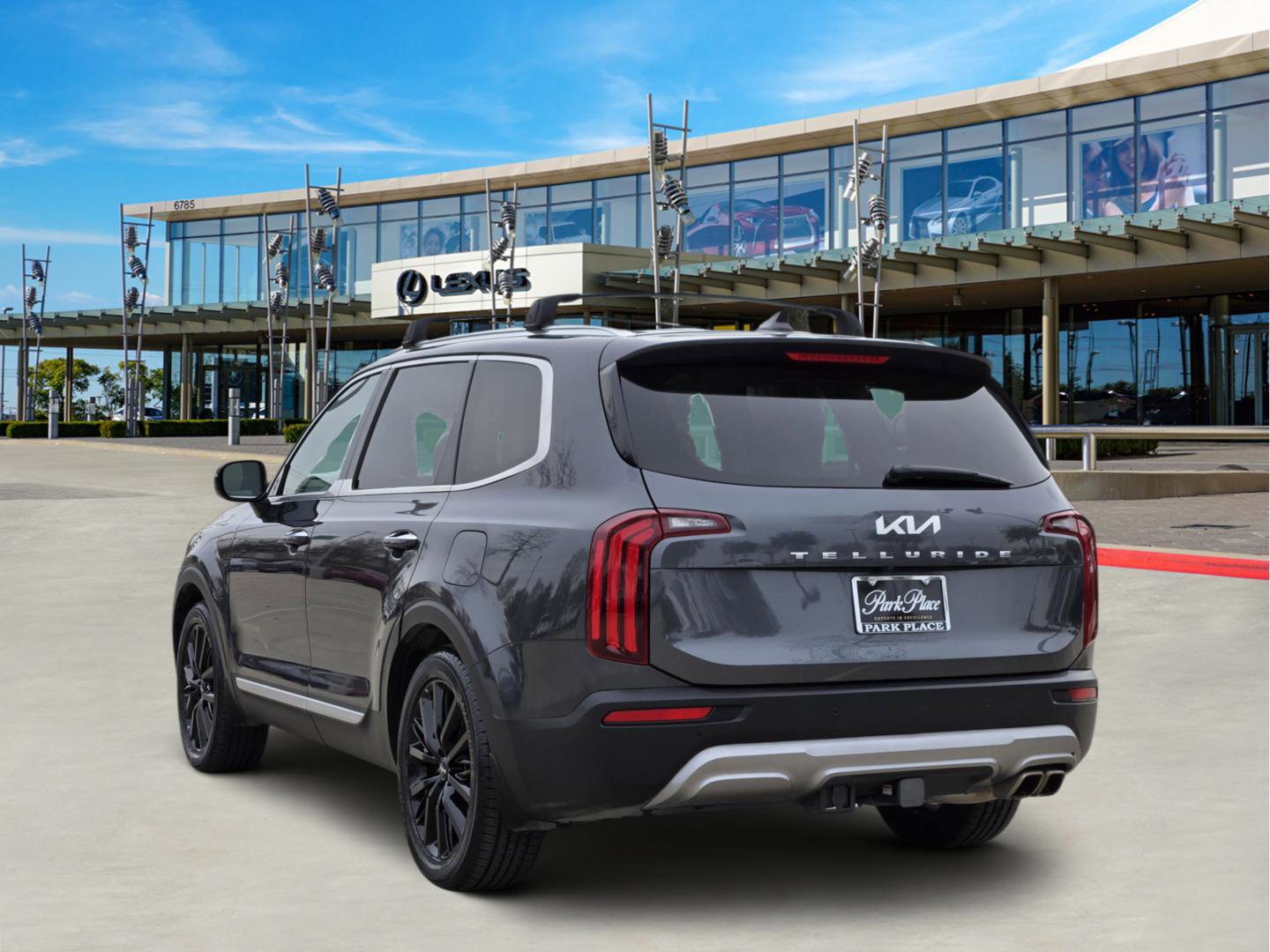 Used 2022 Kia Telluride SX w/ Towing Package image 4