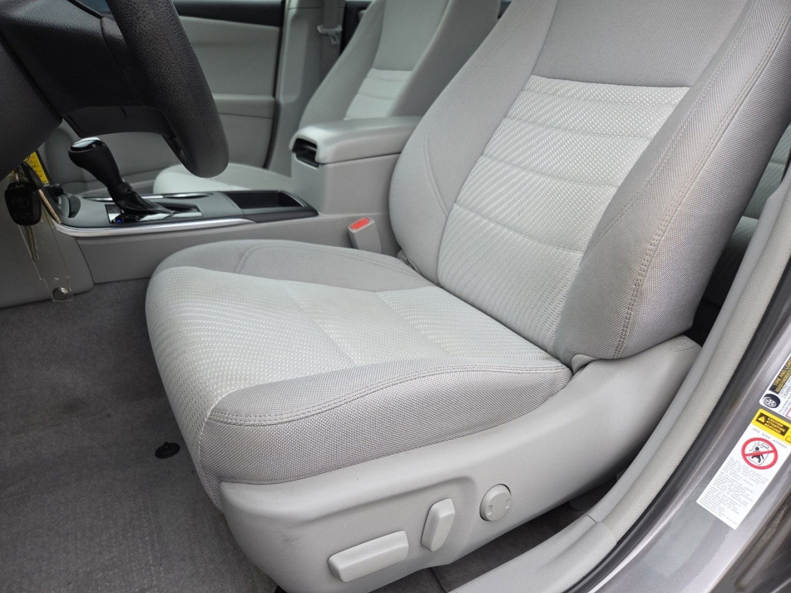Used 2017 Toyota Camry LE FWD image 24