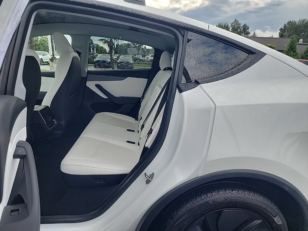 Used 2026 Tesla Model Y 2WD image 14