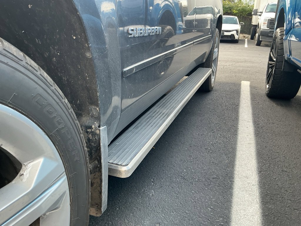 Used 2018 Chevrolet Suburban Premier AWD/4WD image 4