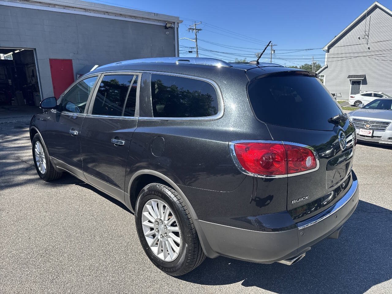Used 2010 Buick Enclave CXL w/ Trailering Provision Package AWD/4WD image 6