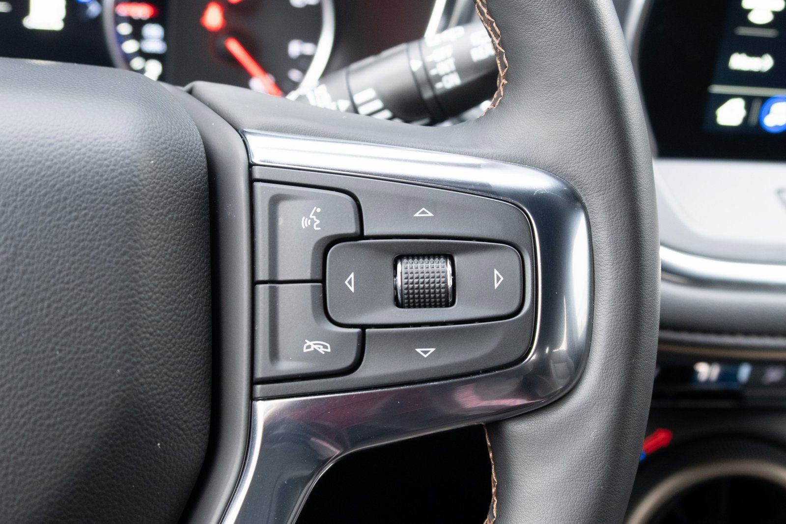 Used 2024 Chevrolet Blazer Premier AWD/4WD image 8
