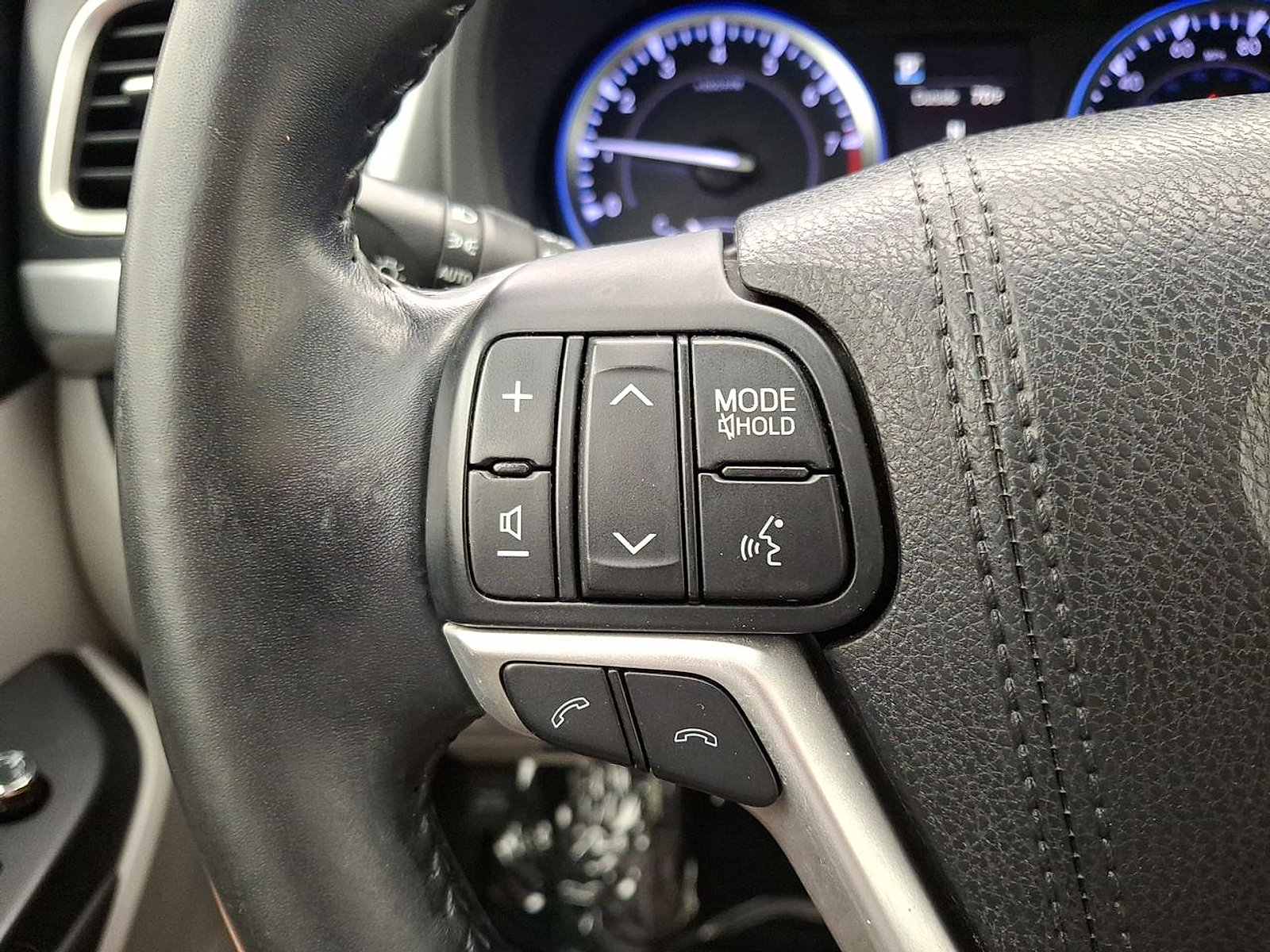 Certified 2018 Toyota Highlander XLE image 17