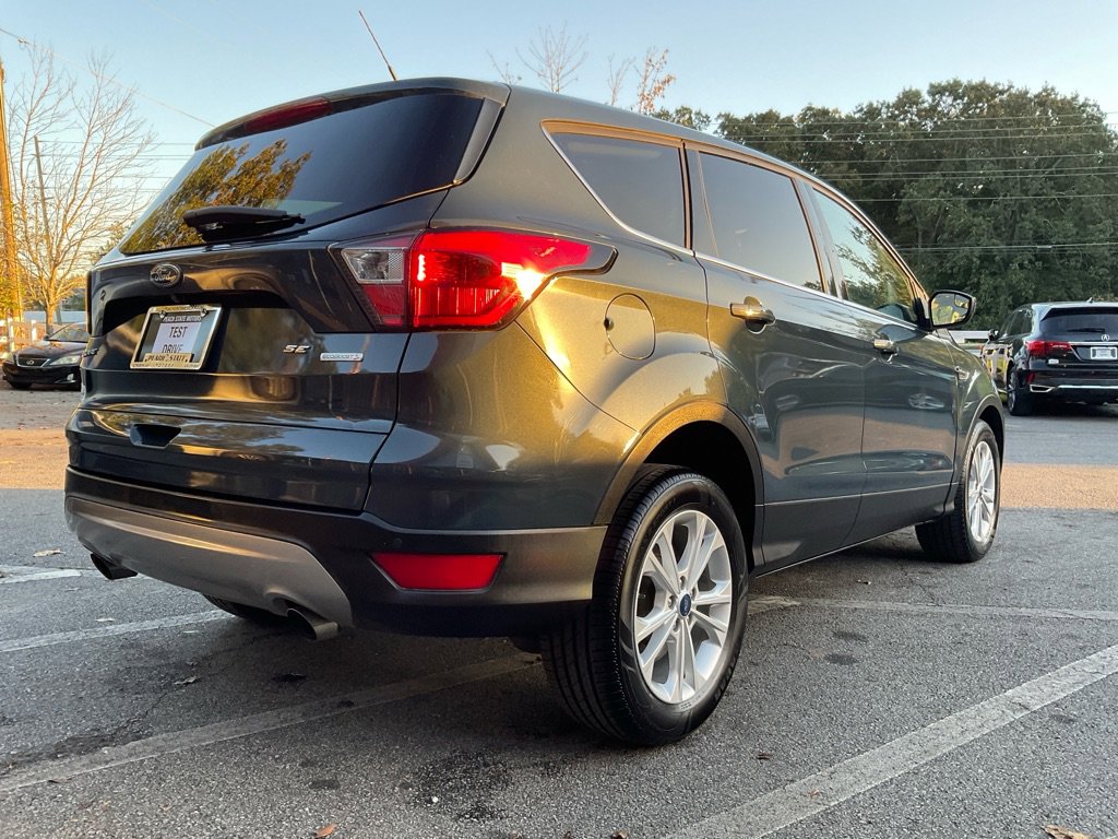 Used 2019 Ford Escape SE image 5