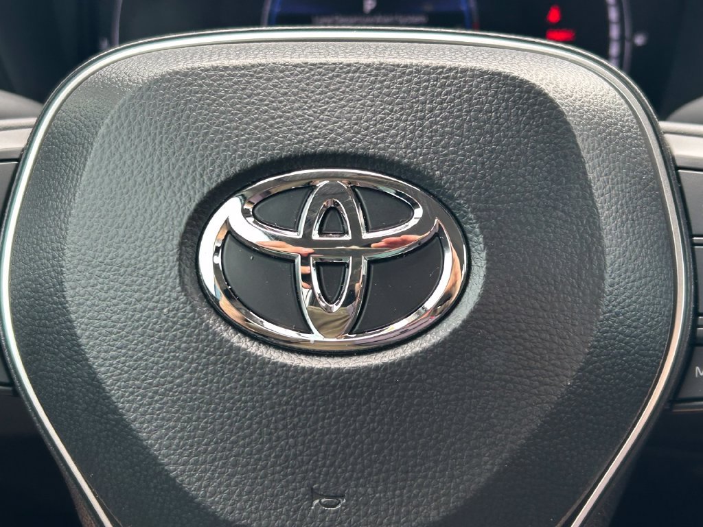 Used 2026 Toyota Corolla Cross LE FWD image 33