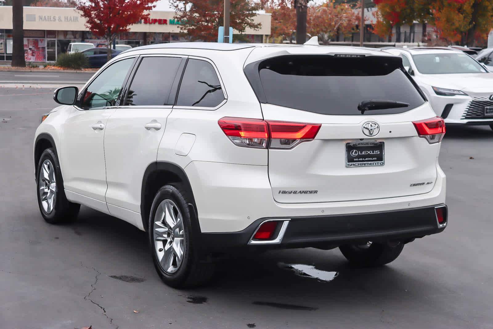 Used 2018 Toyota Highlander Limited image 2