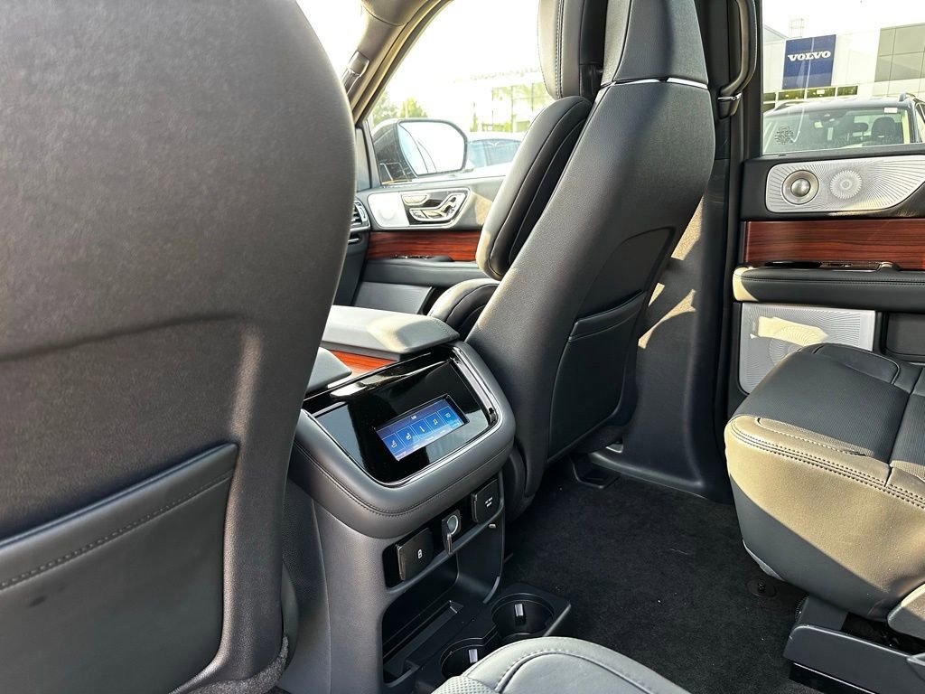 Used 2024 Lincoln Navigator Reserve image 29
