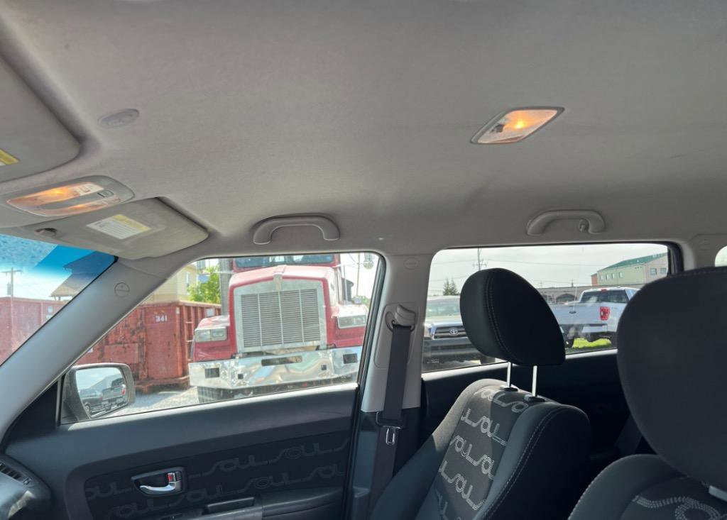 Used 2012 Kia Soul + image 16