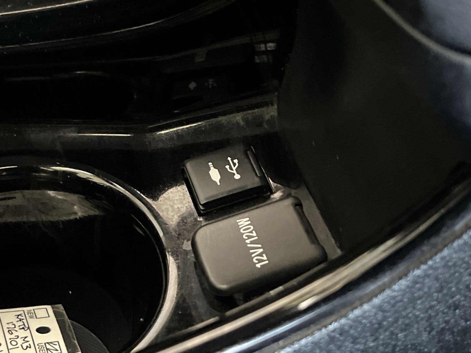 Used 2021 Toyota Prius Prime XLE w/ Carpet Mat Package (TMS) FWD image 37