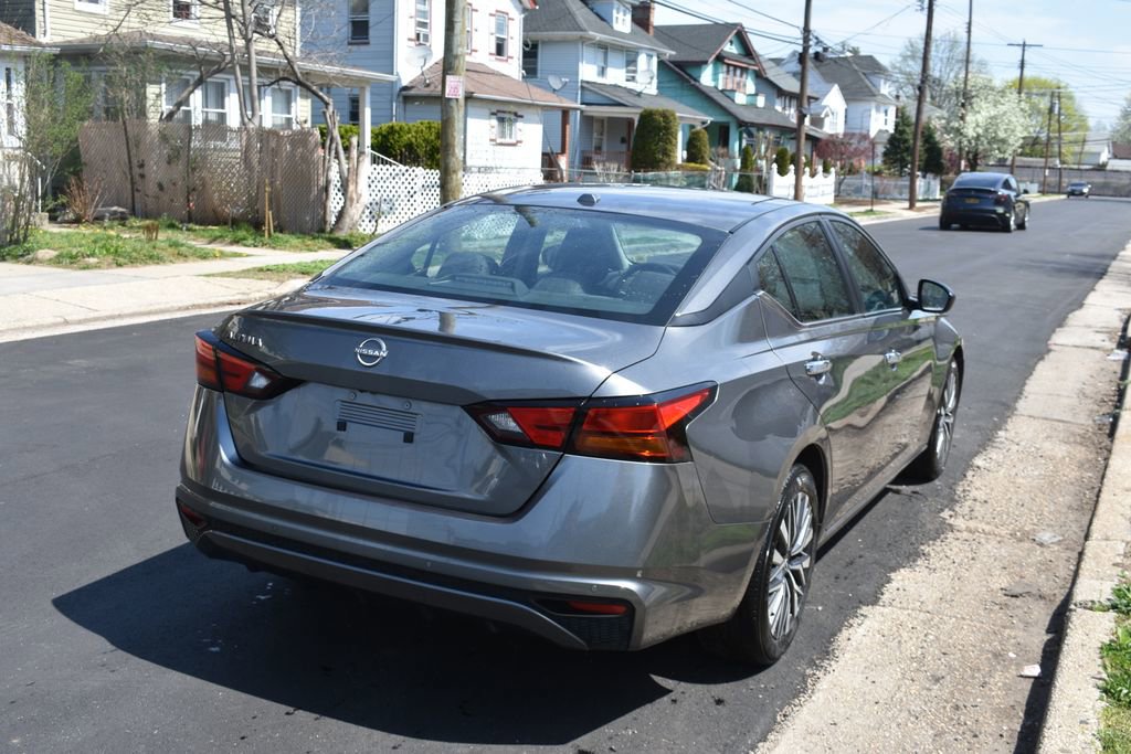 Used 2025 Nissan Altima 2.5 SV image 6
