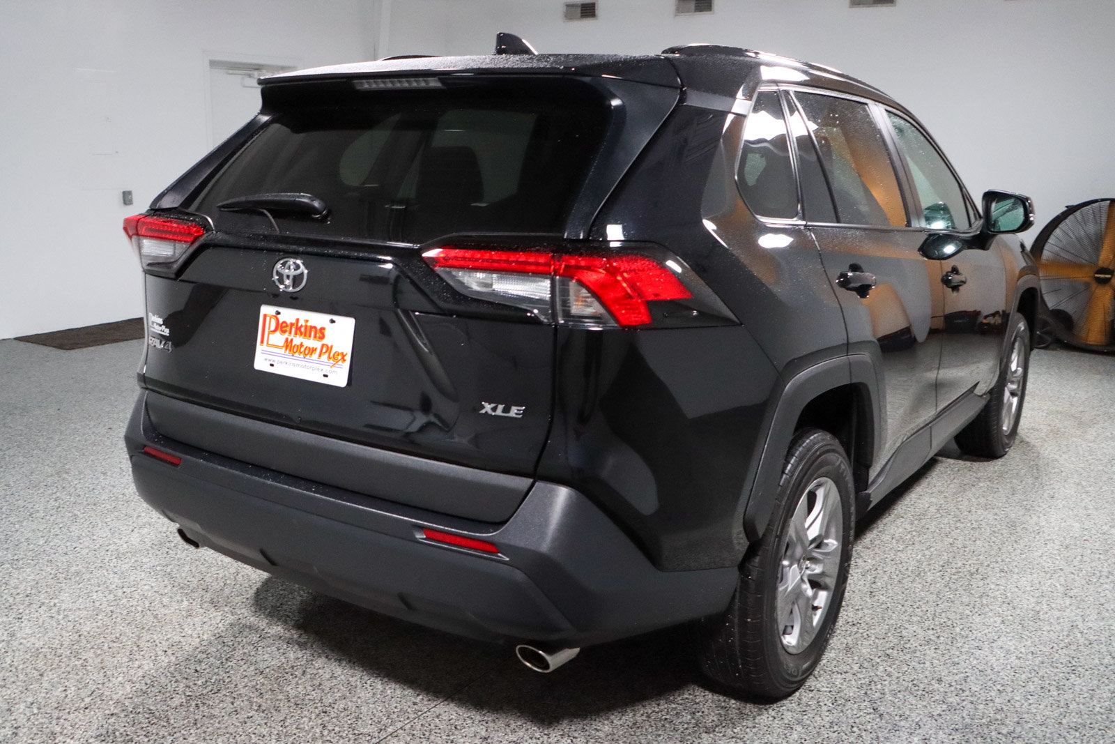 Used 2024 Toyota RAV4 XLE FWD image 7